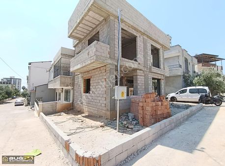 Kuzeykent Mahallesinde Köşe Başında Satılık Villa/ Müstakil Ev