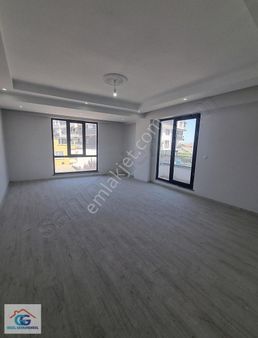 Gözel Gayrimenkulden Kartepe Ert.gazi Mh.cadde Üzeri 3+1 Dubleks