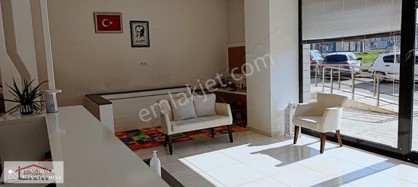 Asem Mobilyacılar Sitesinde Satılık 3 Katlı 300 M2 Bina