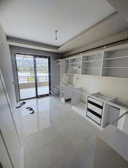 Onur Pehlivan'dan Derebahce'de Satılık Daire