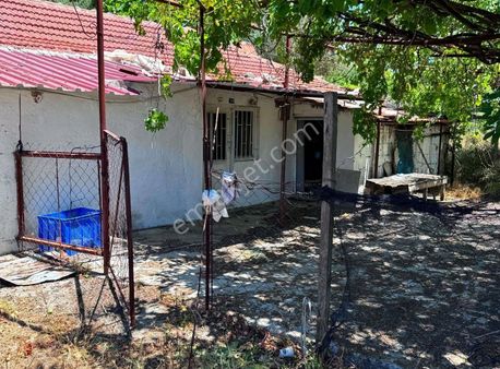 Seydikemer Çaykenarı Mah. Satılık Kargir Ev Ve Bahçesi