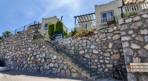 Zeta - Boğaziçi Turkuaz Sitesinde Yeni Bahçeli 2+1 Daire