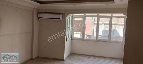 Menemen Merkez Çarşıda 1.katta Kıralık 3+1 Işyeri