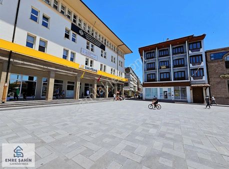 Sarraflar Karşısı 16 M2 Hazır Kurulu Düzen Eşyalı Satılık Ofis