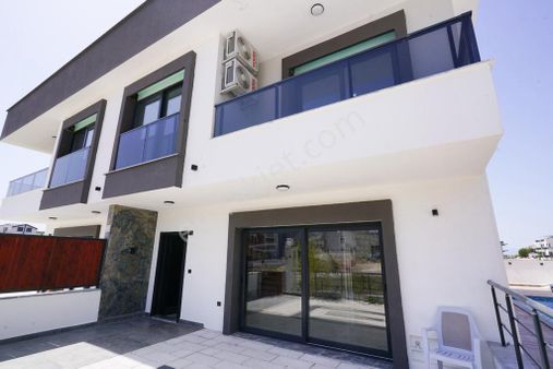 Didim Hisar Mahallesinde 3+1 Harika Sıfır Yapılmış Villa