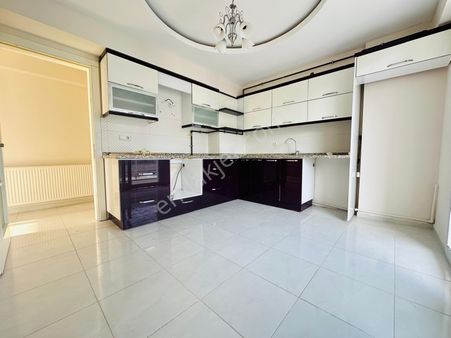 🏡 Göl-san Gayrimenkul’den 🏡 Yıldıztepe Mah. 3+1 160 M2 Kiralık Köşe Daire