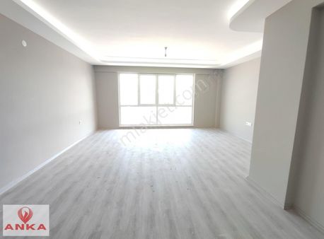 Anka'dan Satılık Güvenlikli Site İçerisinde 3+1 Geniş Daire