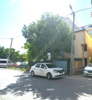 Eyüp Sultan Mahallesi! Diş Hastahanesine Çok Yakın Satılık Üç Katlı 175 Mk. Bahceli Bina