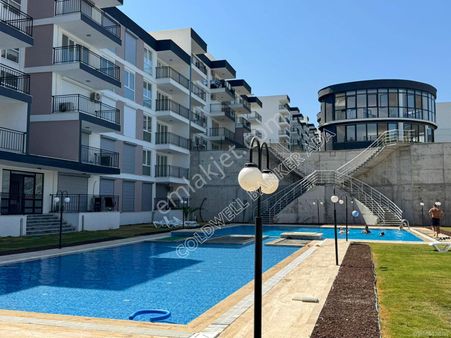 Kuşadasında Doğa İle İç İçe Satılık 1+1 Giriş Katı Daire