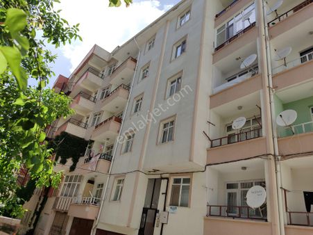 İzzetpaşa Mah Kubbeli Cami Yanı Kiralık 3+1 Yapılı Ara Kat Daire