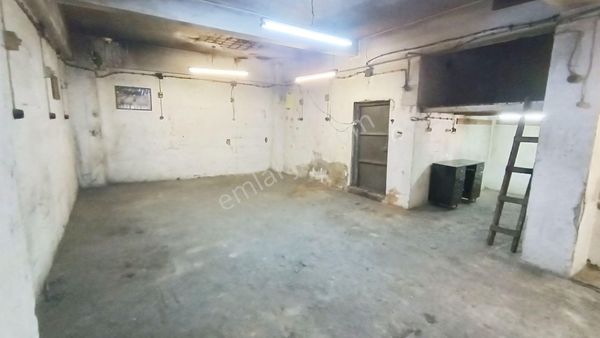 Rami Topçular Kışla Caddesi Üstünde Sanayi Sitesi İçinde Kiralık Dükkan