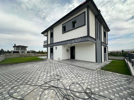 Talas Reşadiyede Takasa Açık Yaz Kış Oturulabilir Luxs Villa