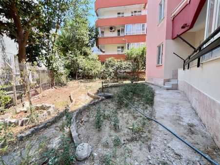 Akçay Sezgin Emlaktan Bahçe Kullanımlı Merkezi Konum Satılık 2+1