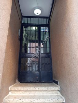 Fatih Kocamustafapaşa Cumartesi Pazarı İçinde Satılık İki Cepeli Üstkat Boş Daire..