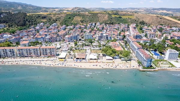 Kumbağ Sahil Kordonuna Yakın Cadde Üzerinde Satılık Apart Otel