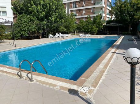 Lara 'da Havuzlu Sitede Geniş Önü Açık Katta 3+1