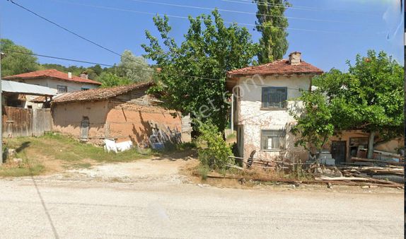 Re/max Mavı Fatıh Çelebı'den Göynük Yukarıkınık'ta 1246m² Köyiçi