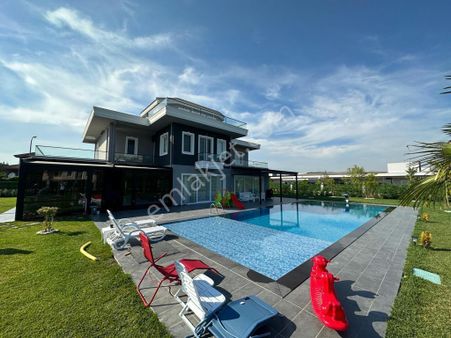 B,.çekmece Türkobada Site İçinde 6+2 Satılık 700m Sıfır Fuul Eşyalı Villa No:660