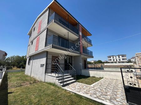 Ata Gayrimenkul,den Merkeze Ve Denize Yakın 4+1 Geniş Villa