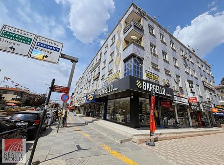 Etimesgut İş Merkezinde Yanyana İki Dükkan Satılıktır