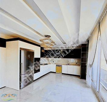 Necaroğullarından Abı Hayat Cadde Cephesi Lüks Daire