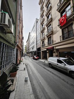 Güncel İlandır!! Şişli Merkez De Asansörlü 550 M2 Komple Bina