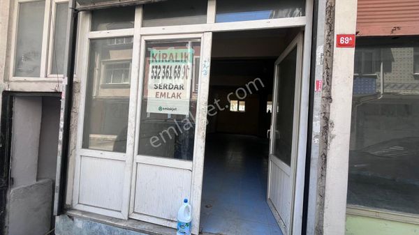 Serdar Emlakc’tan Bağcılar Çınar Mahallesi’nde Kiralık Rize’ye Giriş Dükkan