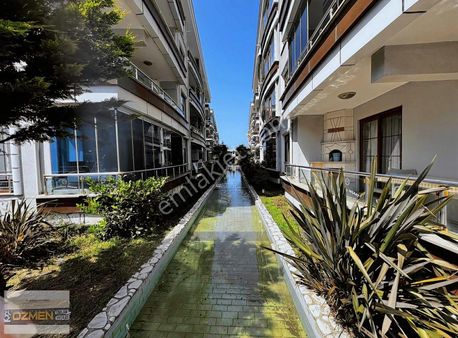 Karasuda Fırsat Denize Sıfır Havuzlu Sitede Geniş M2 2+1 Eşyalı