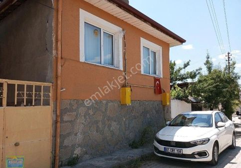 Gümüşhacıköy De Satılık Müstakil Taş Ev Asemlak Satıyor