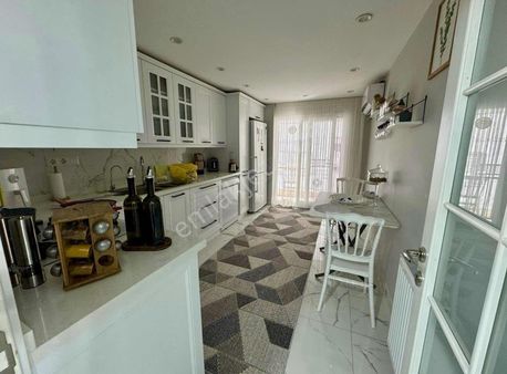 Doğanay Mah'de Mit Evleri Yakını 180 M2 Tadilatlı Kupon Daire