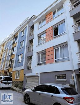 Toprak Emlaktan Şirintepe Anadolu Üni Yakını Ara Kat Satılık 2+0