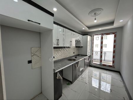 Üniversiteye 5 Dakika! Site İçinde, Kapalı Mutfaklı, Otoparklı Lüks 2+1 Ara Kat Daire