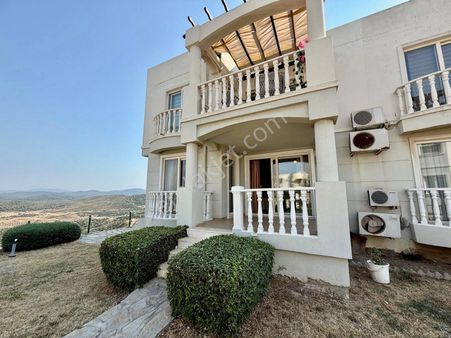 Full Manzaralı Büyük Bahçeli Köşebaşı Ev Özel Plajlı Sitede Acil