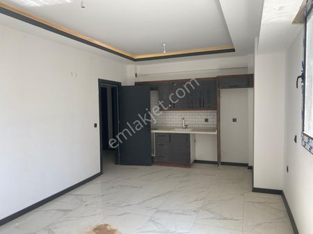 Kuşadası Merkezde Ara Kat 2 + 1 Satılık Lüks Daire