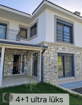 4+1 Satılık Müstakil Havuzlu Lüks Villa
