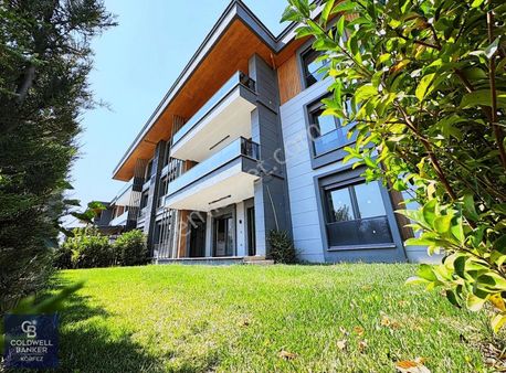 Edremit Cennetayağı'nın En Gözde Sitesinde 3+1 Bahçe Katı Daire