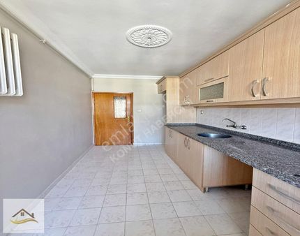 Konut Habercisin'den Site İçerisin'de Satılık 3+1 Ara Kat Daire