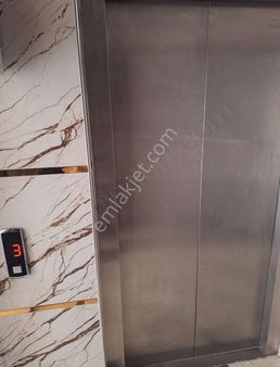 Asansörlü Kombi Doğal Gazlı Ebebeyin Banyolu Kiralık Cami Vasat