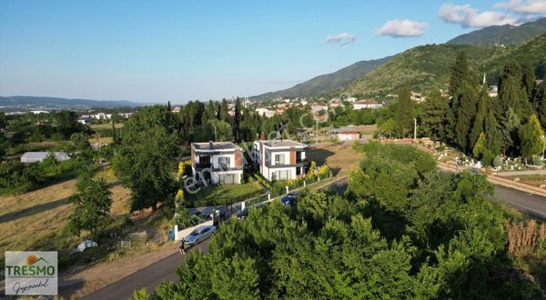 Kartepe Eteklerinde Doğa İle İç İçe 2 Adet Özel Tasarım Villa...
