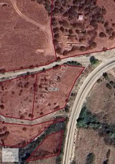 Çaltılı'da 1.261 M2 3 Tarafı Yol Cepheli Yatırımlık Tarla