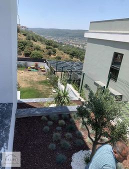 6+2 Tam Müstakil Havuzlu 502 M2 Arsa