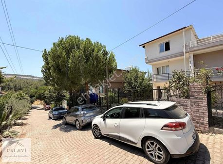Dadaşkent Sitesi'nde 335 M² Arsa İçinde Deniz Manzaralı Villa