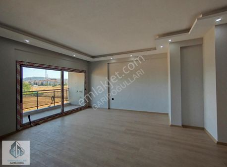 Garipoğulları Gayrimenkul'den Cumhuriyet'de Satılık 2+1...