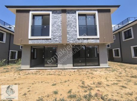 Garipoğulları'ndan Bahçelievler'de Villa