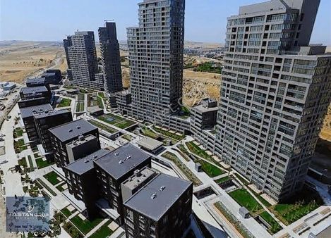 Loft'un Özel Yapılmış Bloklarında, Göl Manzaralı 5.5+1 Eşyalı