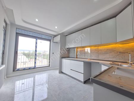 Tramvay Caddesi Üsütnde Doğalgazlı Petekleri Takılı 2+1 Sıfır Katta