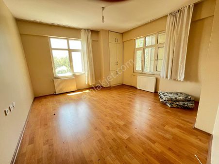 Loft'tn Tevfikbey Mh Satılık 2+1 85m2 Masrafsız Ara Kat