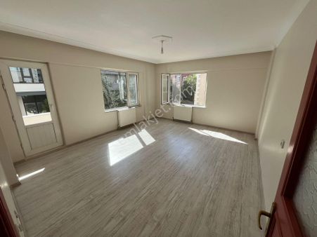 Bandırma-adliye Yakını Site İçinde 2+1 Eşyasız Kiralık Daire