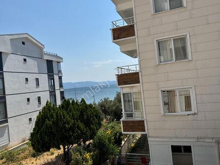 Armutlu Bayır Mahallesinde Denize Yakın Köşe Daire.