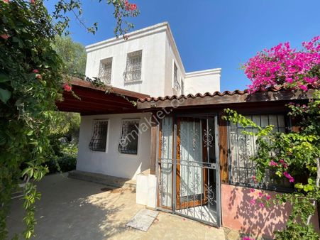 Bodrum Gümüşlük Satılık Müstakil Geniş Bahçeli Dubleks Villa